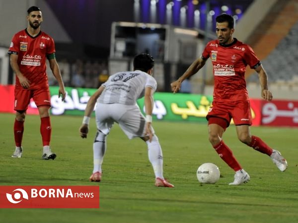 دیدار تیم های فوتبال پرسپولیس_ تراکتور