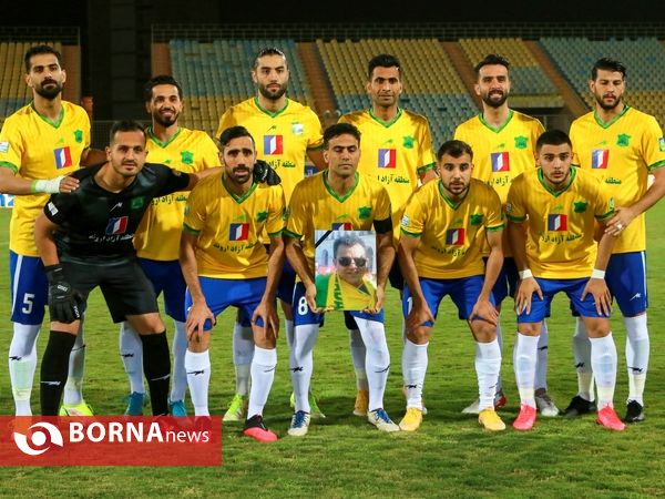 دیدار تیم های فوتبال صنعت نفت - پرسپولیس