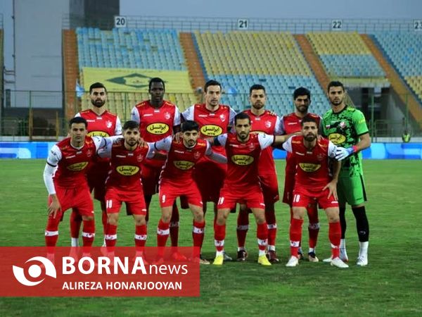 دیدار تیم های فوتبال صنعت نفت - پرسپولیس