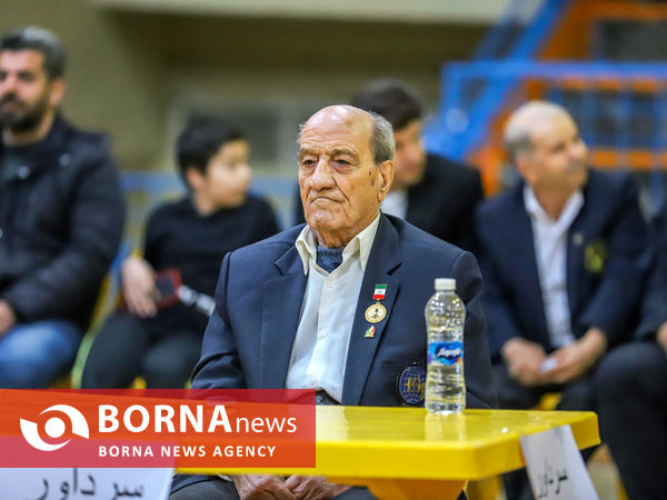 مسابقات وزنه برداری کارگری