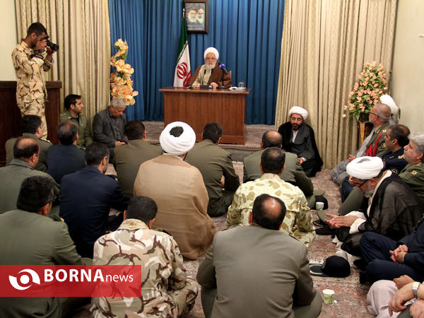 دیدار فرماندهان نظامی ارتش در فارس با نماینده ولی فقیه در استان