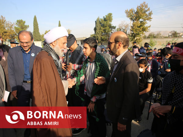 دیدار نماینده ولی فقیه در فارس با همکلاسی های دانش آموز شهید ترور شاهچراغ(ع)