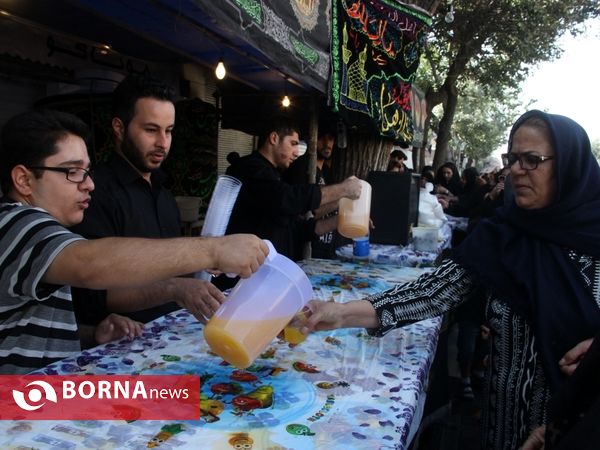 توزیع شربت نذری-تکیه جانثاران ابوالفضل در شیراز