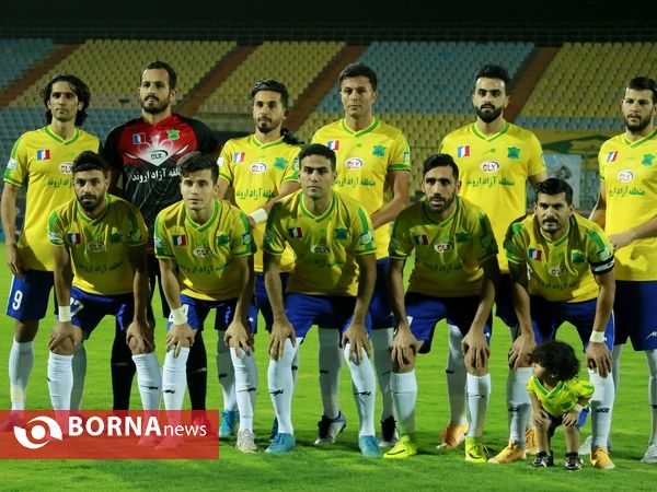 دیدار تیم های صنعت نفت و استقلال