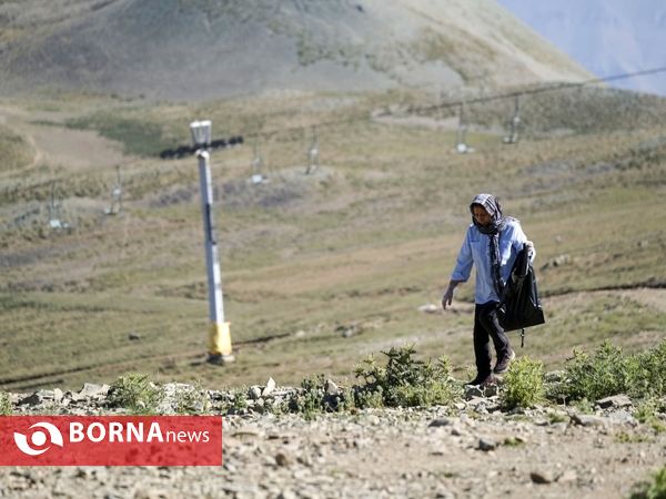 پاکسازی پیست اسکی توچال