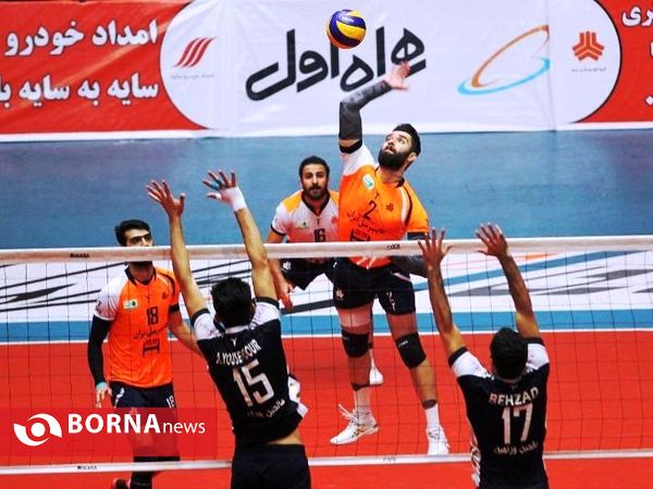 ديدار تیمهای والیبال سايپا- صالحين ورامين
