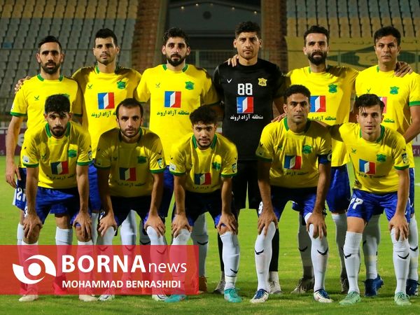 دیدار تیم های فوتبال صنعت نفت - آلومینیوم