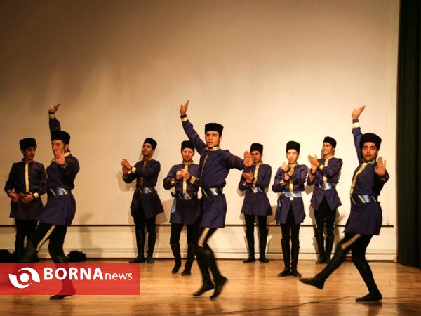 اولین روز 22امین گلریزان امید (حمایت از بیماران سرطانی) در ارومیه