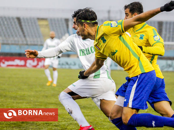 دیدار تیم های فوتبال آلومینیوم اراک - صنعت نفت آبادان