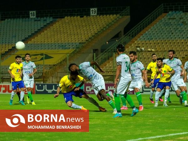 دیدار تیم های فوتبال صنعت نفت - آلومینیوم