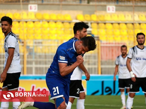 دیدار تیم های نفت مسجدسلیمان - استقلال