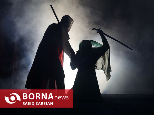 نمایش میدانی «تنهاتر از مسیح»