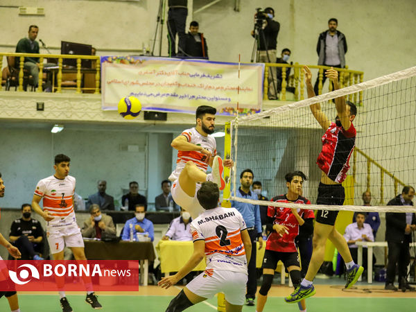 دیدار تیم های والیبال کیهان موتور اراک - آیدانه چالدران