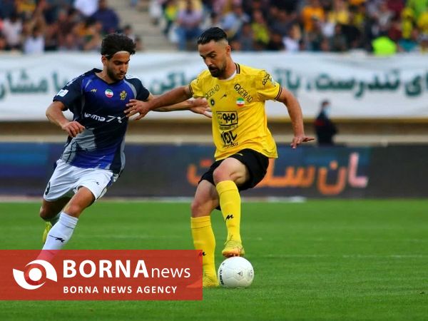 دیدار تیم های فوتبال سپاهان - پیکان