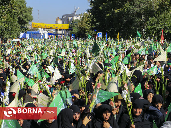 گلباران حرم مطهر رضوی به مناسبت آغاز دهه کرامت
