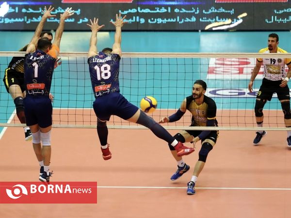 نیمه نهایی لیگ والیبال  ( فولاد سیرجان - سپاهان اصفهان )