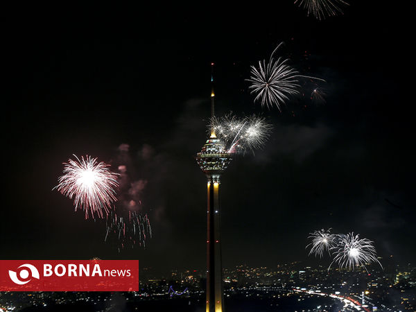 نورافشانی  تهران در شب ۲۲ بهمن