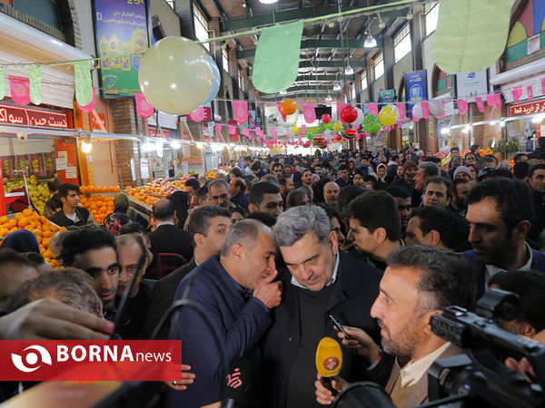 بازدید شهردار تهران از فروش ویژه فروشگاه های شهروند و میدان میوه و تربار