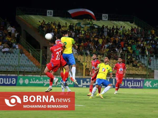 دیدار تیم های فوتبال صنعت نفت - نساجی