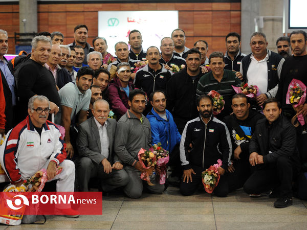 بازگشت تیم ملی کشتی آزاد پیشکسوتان ایران از بلغارستان
