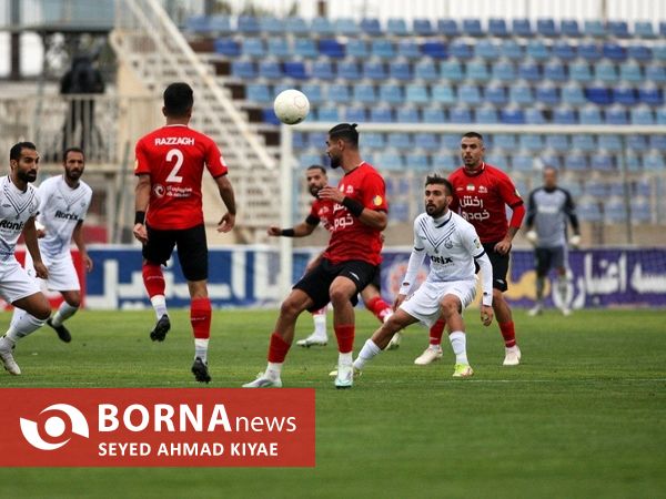 دیدار تیم های فوتبال ملوان بندرانزلی _تراکتور تبریز