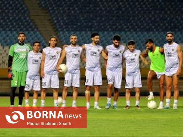 گزارش تصویری تمرین تیم فوتبال سپاهان با حضور هواداران 