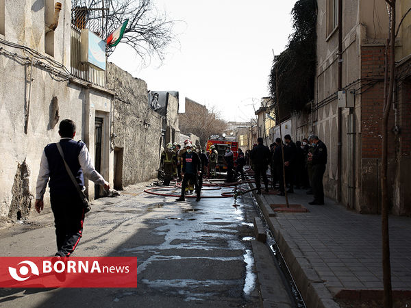 آتش سوزی انبار پنبه در خیابان مولوی تهران