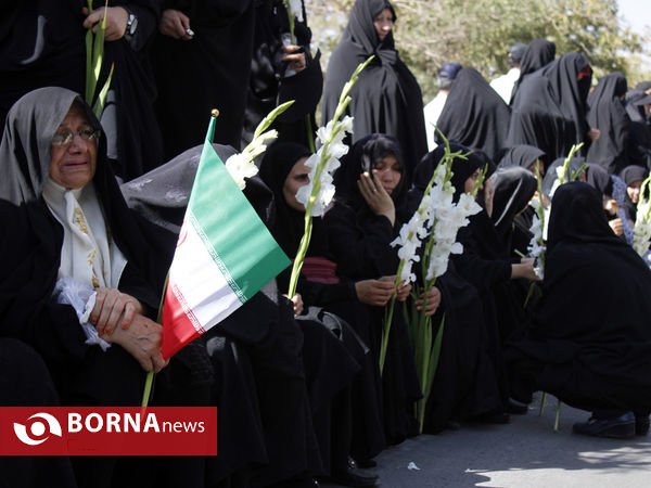مراسم تشیع پیکر شهدای گمنام در همدان