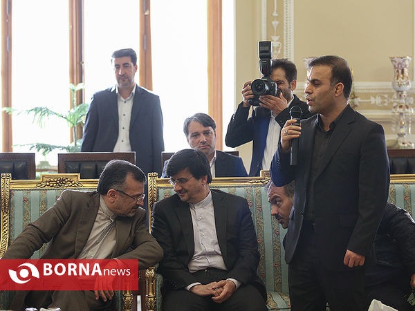 تجلیل رئیس مجلس و وزیرورزش از پهلوانان علی کریمی و تیم وزنه برداری