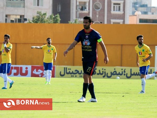 دیدار تیم های فوتبال صنعت نفت - نساجی