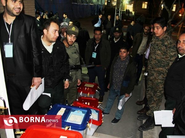 تحویل صندوق های اخذ رای به فرمانداری شهرستان قدس