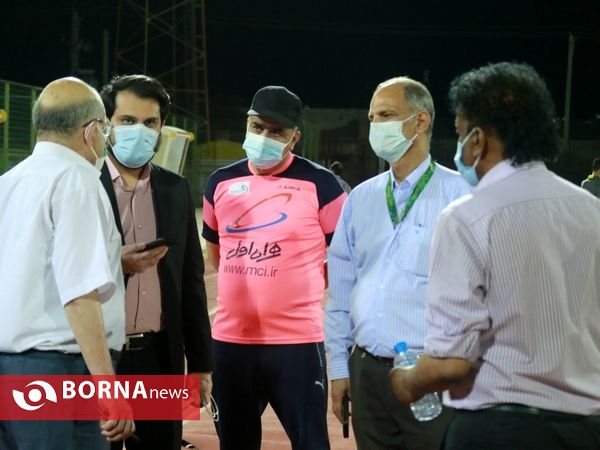 حاشیه دیدار تیم های فوتبال صنعت نفت و آلومینیوم