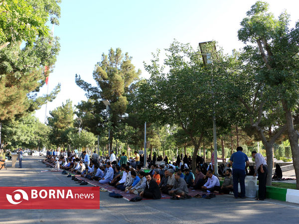 نماز شکرانه عید در کنار شهدای بهشت رضا(ع)