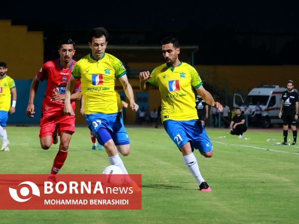 دیدار تیم های فوتبال صنعت نفت - نساجی