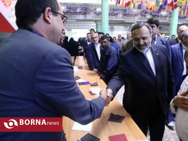 بازدید استاندار خراسان رضوی از روند رای گیری استان