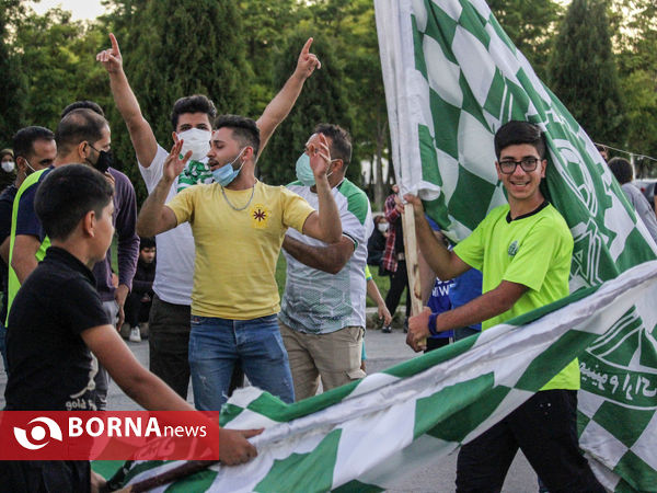 در حاشیه دیدار تیم های فوتبال آلومینیوم - تراکتور سازی