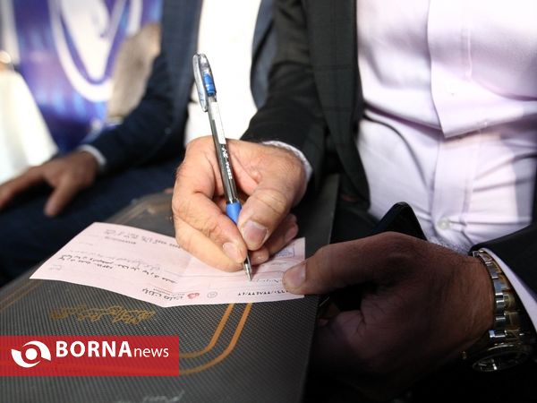 اقدام خیرخواهانه عابدزاده برای کمک به زلزله زدگان غرب کشور