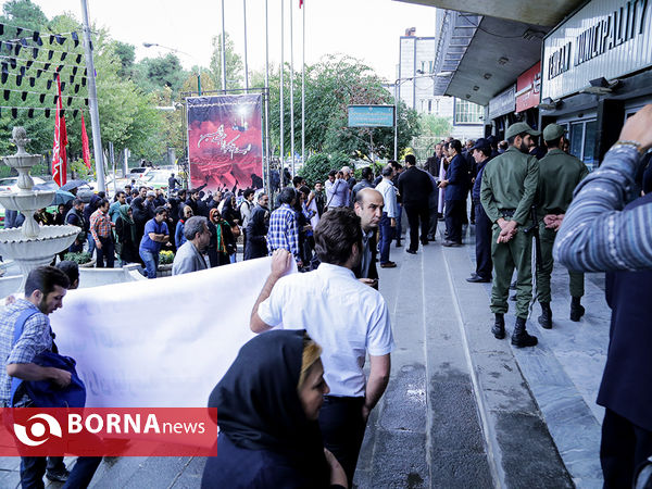 تجمع مقابل شهرداری تهران