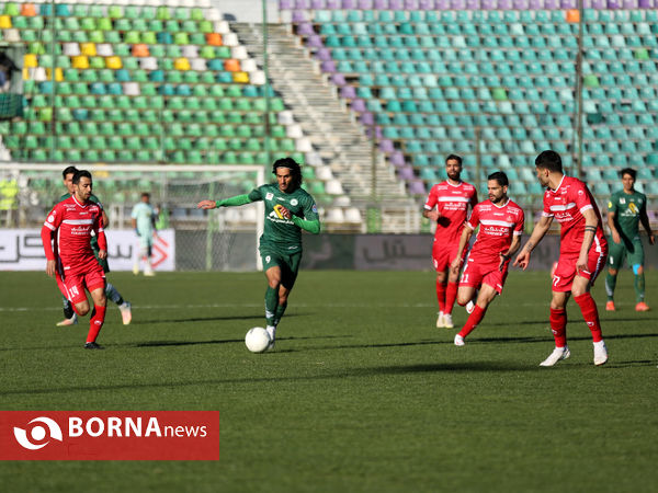 دیدار تیم‌های ذوب آهن - پرسپولیس