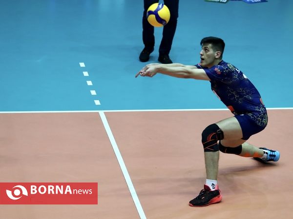 نیمه نهایی لیگ والیبال  ( فولاد سیرجان - سپاهان اصفهان )