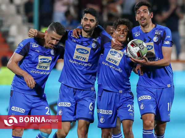 دیدار تیم های استقلال تهران - استقلال خوزستان