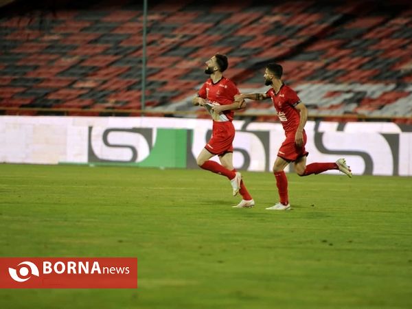 دیدار تیم های فوتبال پرسپولیس_ تراکتور
