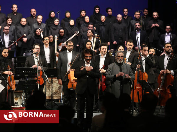 اجرای ارکستر ملی ایران به همراهی علیرضا افتخاری در سی و دومین جشنواره موسیقی فجر