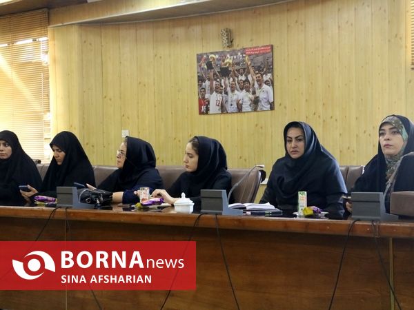 نشست خبری مینی فوتبال جام پرچم و تجلیل از عکاسان ورزشی آذربایجان‌غربی