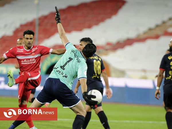 دیدار تیم های فوتبال پرسپولیس - نساجی