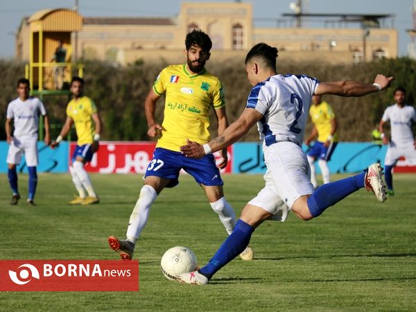 دیدار تیم های فوتبال صنعت نفت آبادان - داماش پارسه تهران