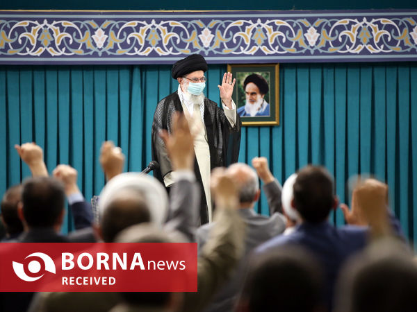دیدار دست‌اندرکاران برگزاری کنگره شهدای استان قم با مقام معظم رهبری
