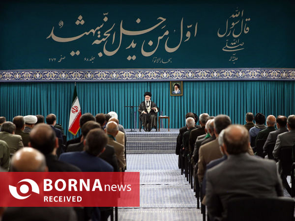 دیدار دست‌اندرکاران برگزاری کنگره شهدای استان قم با مقام معظم رهبری