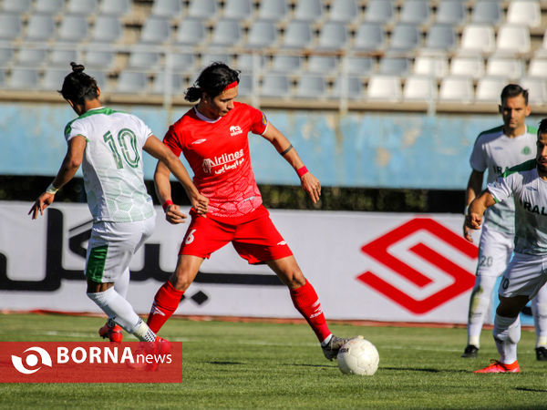 دیدار تیم های فوتبال آلومینیوم اراک-تراکتور سازی تبریز