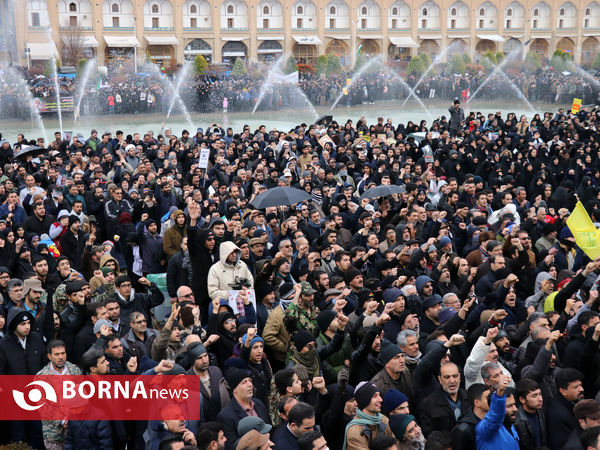 تجمع مردمی و سوگواری سردار سپهبد شهید قاسم سلیمانی در میدان نقش جهان اصفهان